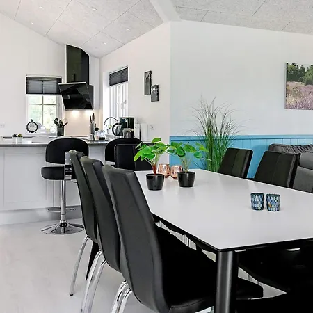 Hébergement de vacances 8 Person In *